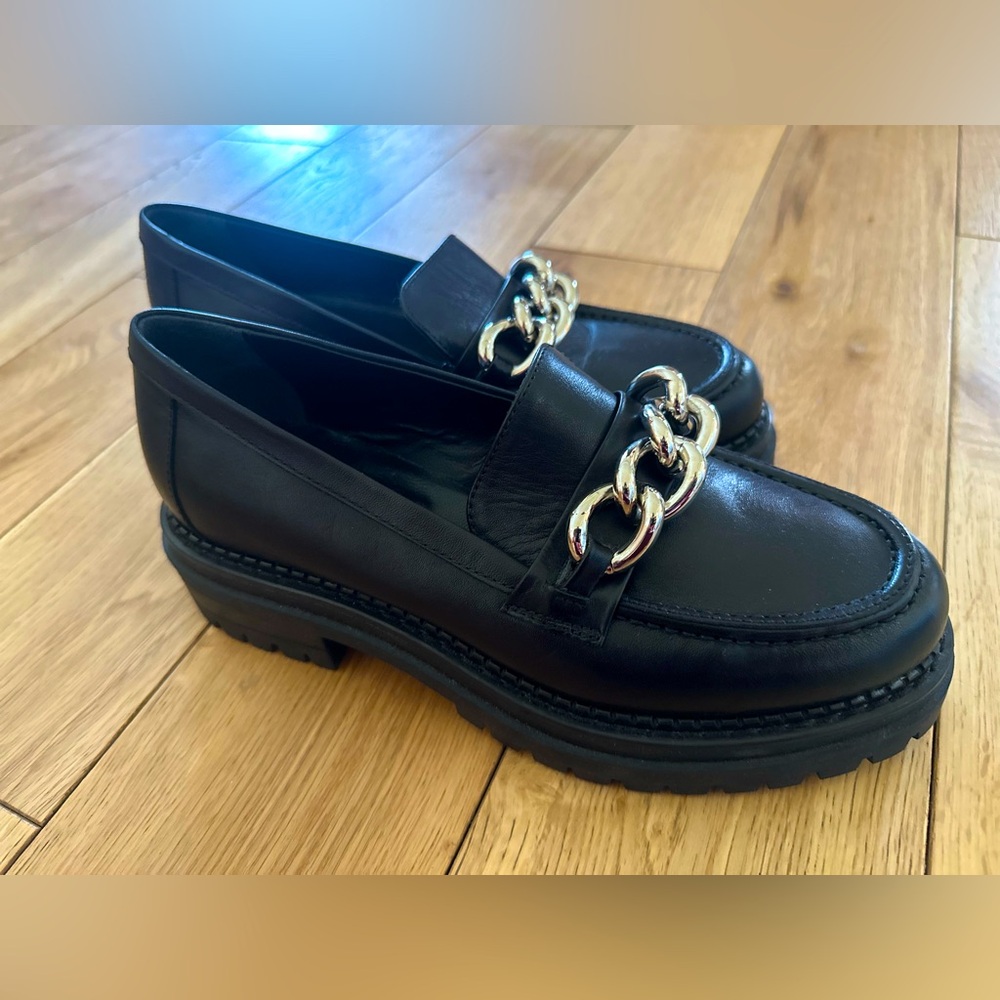 NWT Minelli Pilla leather chunky notched sole loafers with chain detail